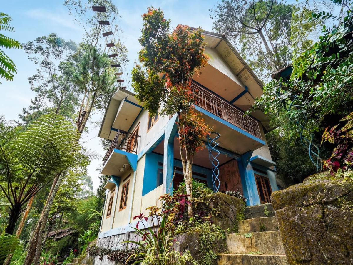 Oyo Homes 90915 Eco Tourism Desa Cihanjuang Rahayu Ciwangun Indah Camp Villas Bongkar Kültér fotó